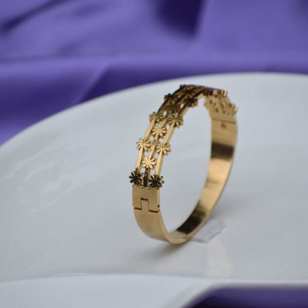 The "Fairycore" Stainless Steel handcuff 